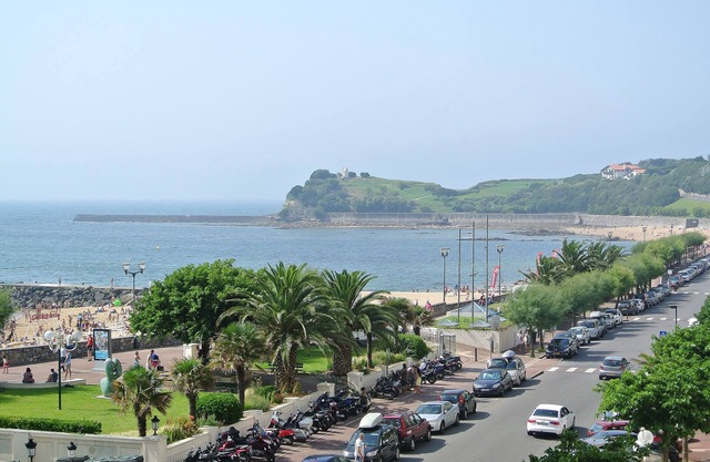 50m from the beach, CLOSE TO THE CENTER, T3 of 70 m2, PARKING, SEA VIEW, WIFI, EVERY WALK