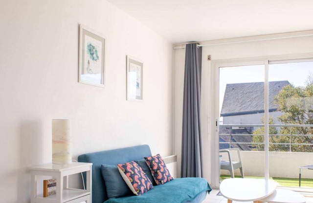 527 - T2 duplex with sea view and Port of Erquy