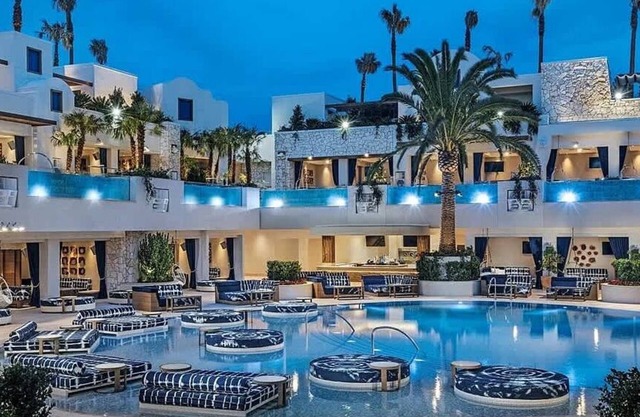 52nd Floor Penthouse Strip Views, Balcony 52320