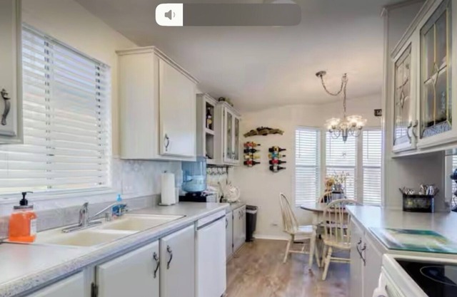 55+ONLY—Beautiful Gated Community Retreat