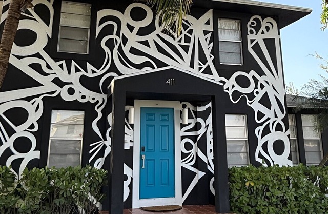 5BD 3BA - Black&White ArtBNB - Antique Row WPB