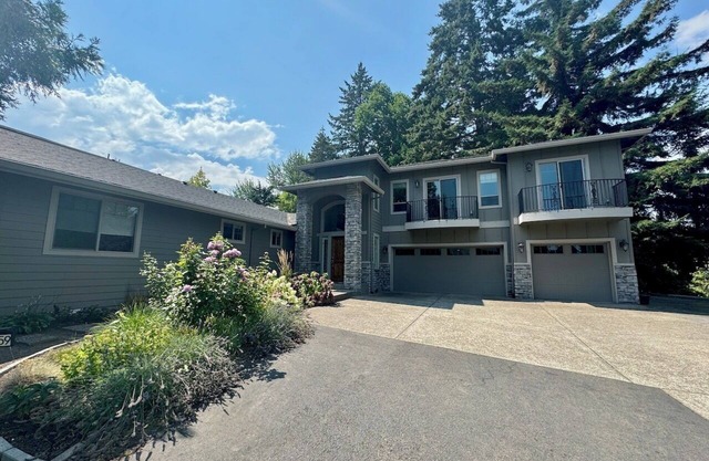 5BR Luxury Home Multi-Generation Friendly Ideal for Extended Stays Pets Welcome