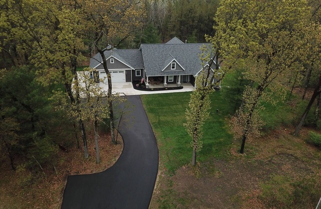 6-bedroom, 4-bathroom home on 5 acres in Wisconsin Dells