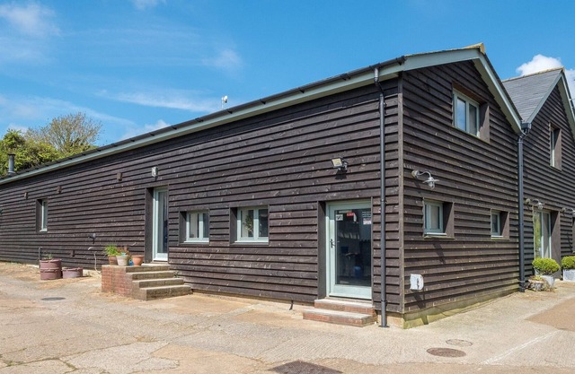 6 bedroom accommodation in Wroxall
