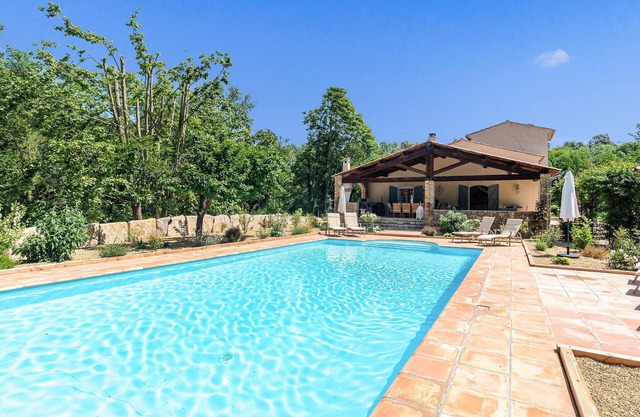 6 bedroom pet friendly home in Carcès