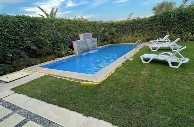 6-bedroom villa with pool & garden in palm hills-new cairo