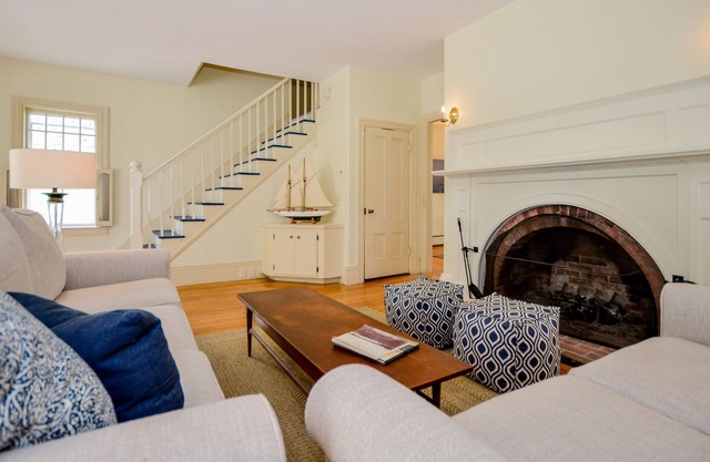 6 Bedroom With Access to Silvershell Beach