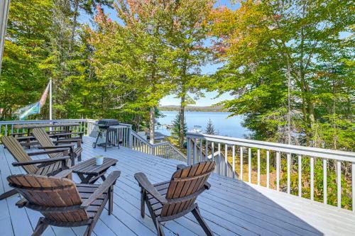 6 Mi to Ski Slopes Oak View Lakefront Home!