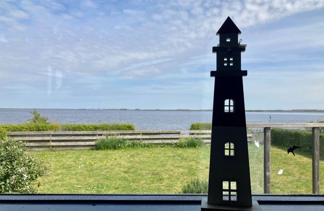 6 pers Holiday home Aurora with directly on the Lauwersmeer