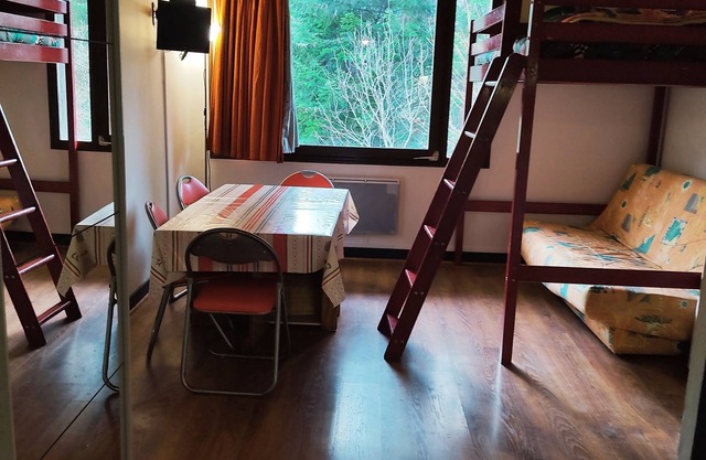 6-person apartment at the foot of the Rocher du Cerf slope