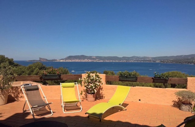 6-person duplex apartment, 55 m2 terrace, exceptional sea view.