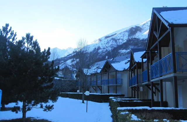 6-person duplex apartment, 13 AV Docteur Domer