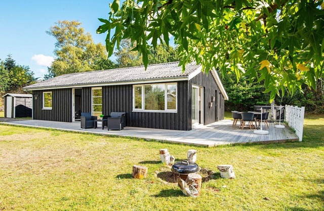 6 person holiday home in Ebeltoft-By Traum
