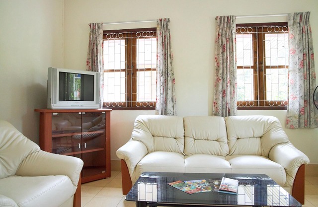 65 sqm holiday homes - quiet resort in the coconut grove at the foot of the mountains /Lamai