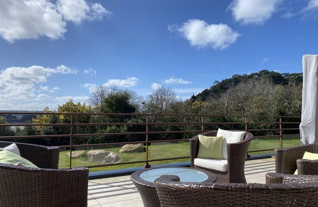 662 - Beautiful house with sea view for family stays