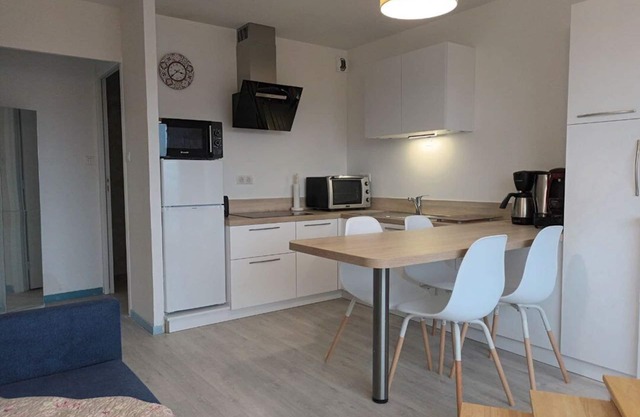 664 - T2 with view, in the heart of Erquy