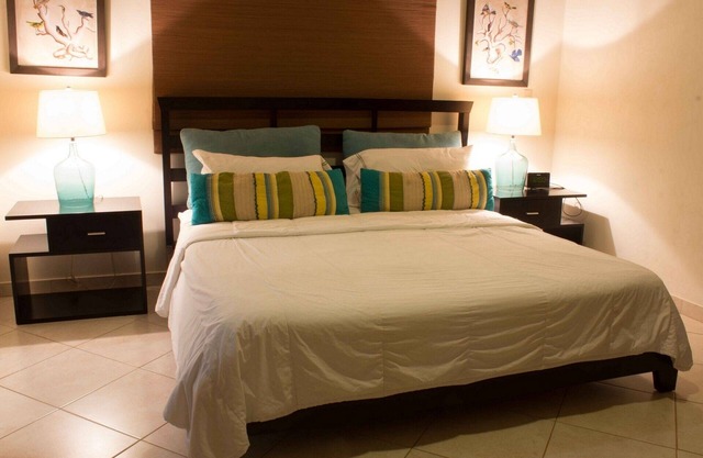 6BD 6BT Guest-friendly villa in gated and secured residence