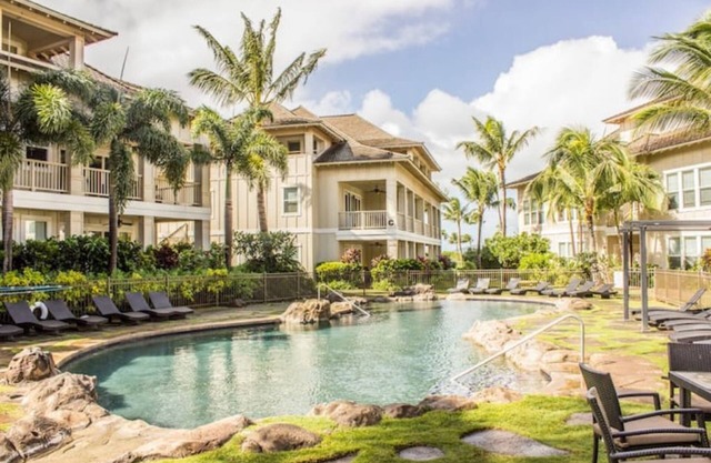 6BR/6BA Luxury Villas w Pool, A/C, Walk to Beach!
