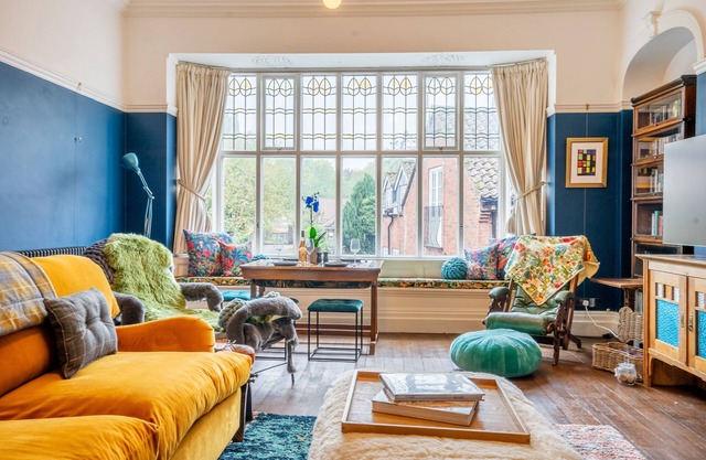 7 Arndale Court - Sleeps 5 guests