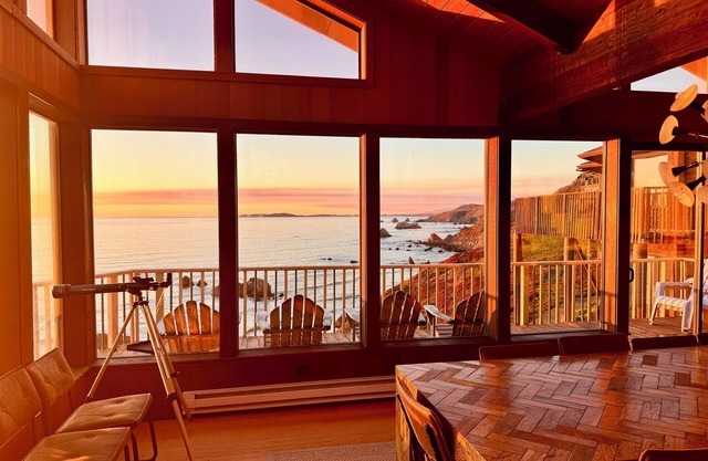 7 Bedroom Oceanfront in Dillon Beach with spa