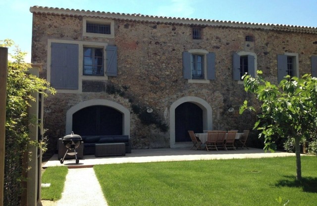7' from St Tropez, in old Bastide, house 10 pers 4 bedrooms