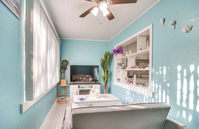 7 Mi to Dtwn: Cozy Studio in St Pete Beach!