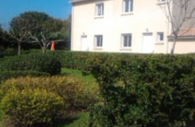 7-person house with direct beach access (100 m walk)