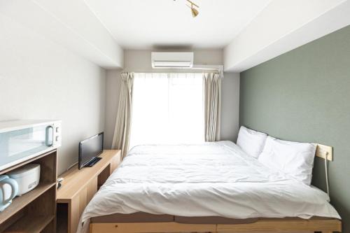 702 道頓堀側のお部屋 中心地へのアクセス抜群 ダブルベッド1台