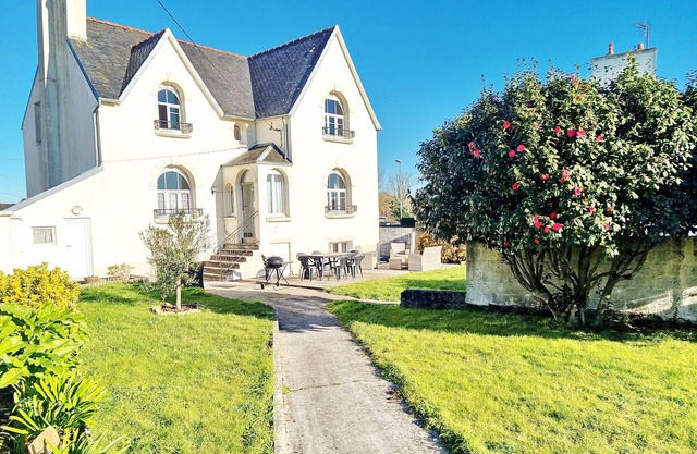 731-Large Breton house for 6 near the beach
