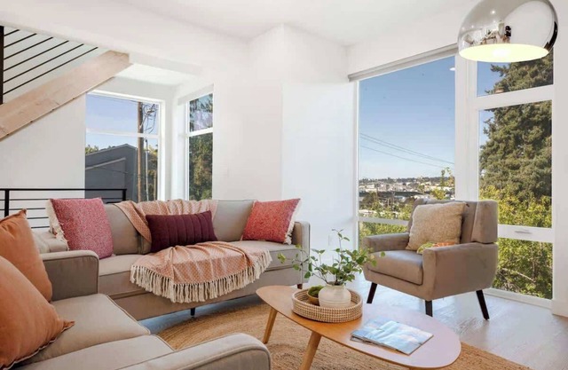 7BR Chic Retreat Twin TownHomes w/ Rooftops
