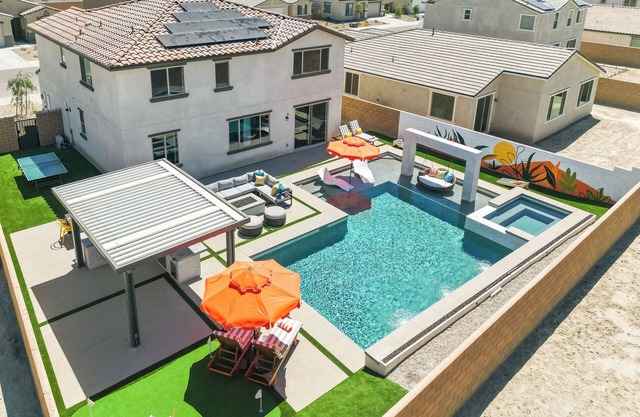 7BR Escape/Pool, Game Room/Golf/Sleeps 19