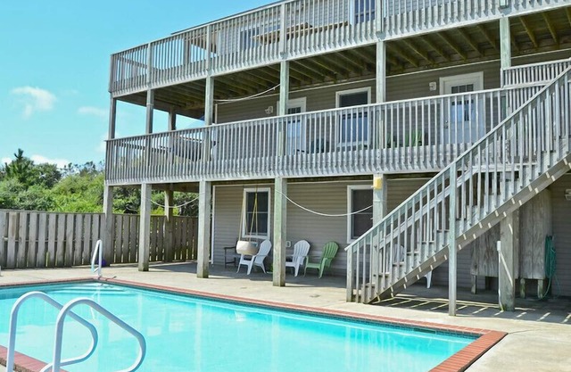 7BR House w/Pool. 250 yrd Walk to Beach and Ocean View in Gallery Row