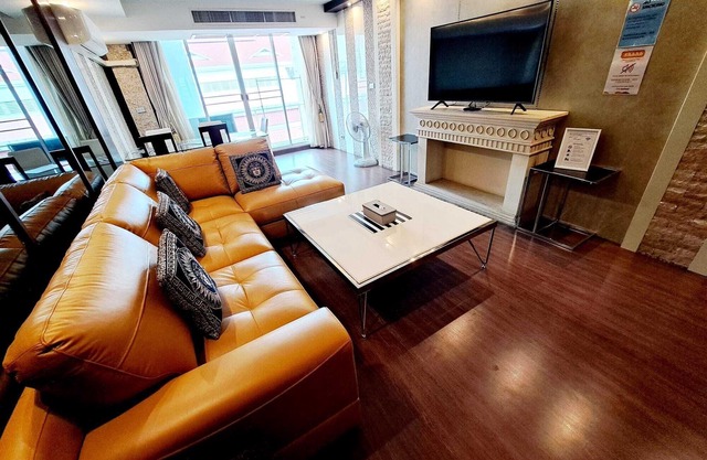 7C - 2 Bedroom Downtown Apartment with shared Pool