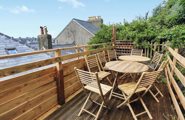 8 bedroom accommodation in Barmouth