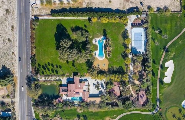 8 Bunch Palms Grand Estate