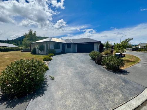 8 Mt Charon Place