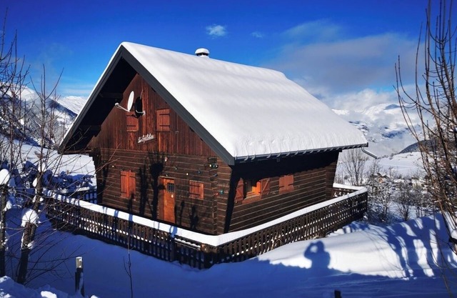8 person chalet at the foot of the ski slopes in SAVOIE albiez-montrond resort