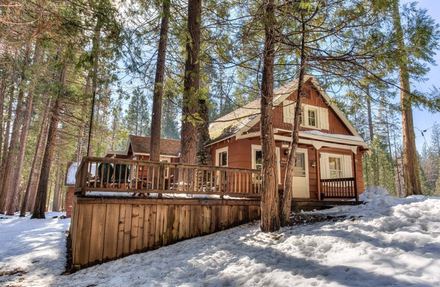 (80) Chatterton's Chalet at The Redwoods In Yosemite
