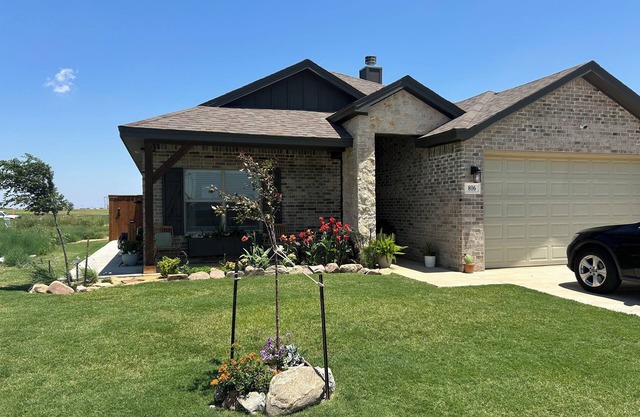 806 House! 3/2 home in welcoming Wolfforth with AC, WIFI, TV, + filtered water