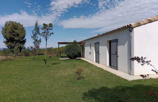 80m2 gîte with swimming pool in a peaceful natural setting between vineyards and garrigue (2)