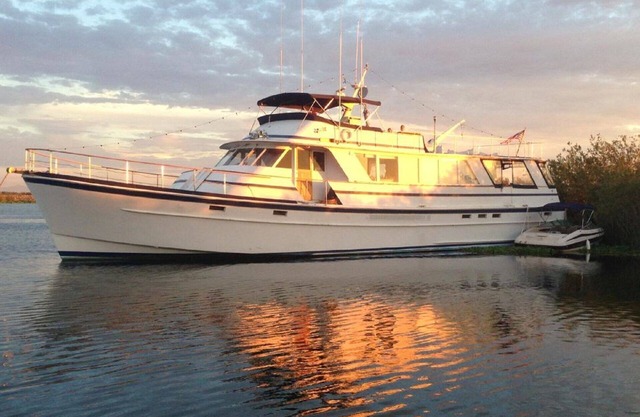 85' Luxury Yacht, sleeps 10, can be moved to Pier 40 San Francisco