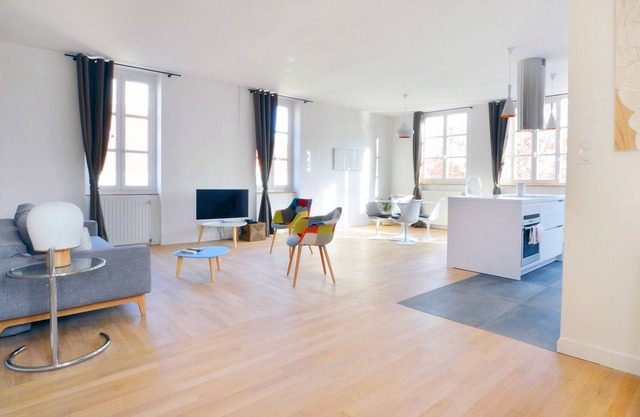 88 sq.m loft with beautiful view over the city