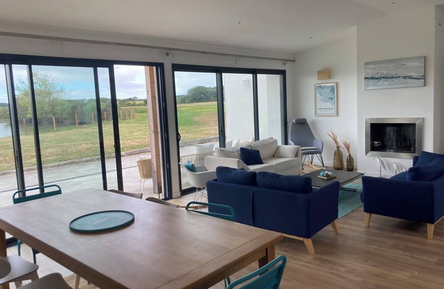 9-bed villa on exceptional private peninsula with direct beach access