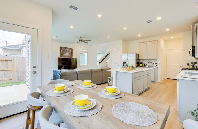 9 Mi to Oil Ranch: Family-Friendly Home w/Yard