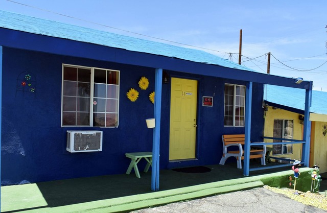 9 Palms Inn
