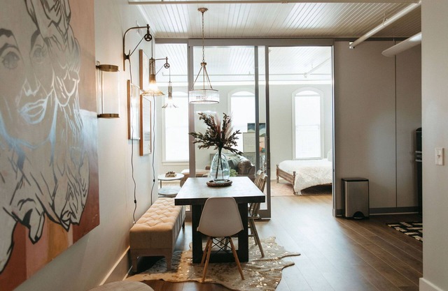 9 to 5 Suite - Covington Lofts