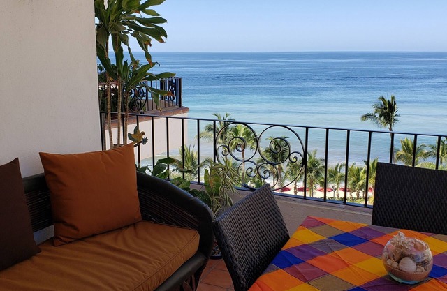 99 SALE PRICE BESTLOCATION on thebeachVeryPopularVISTAdelSOL802 ZONAROMNTICA
