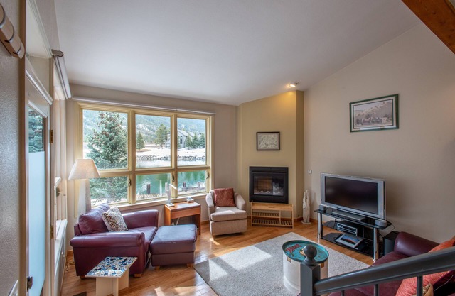 A 2-bedroom, 2-bathroom Townhouse in Copper Mountain's East Village