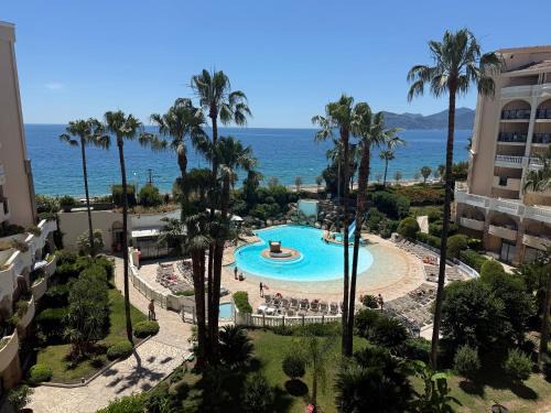 a 2 minutes de la plage vue mer et piscine