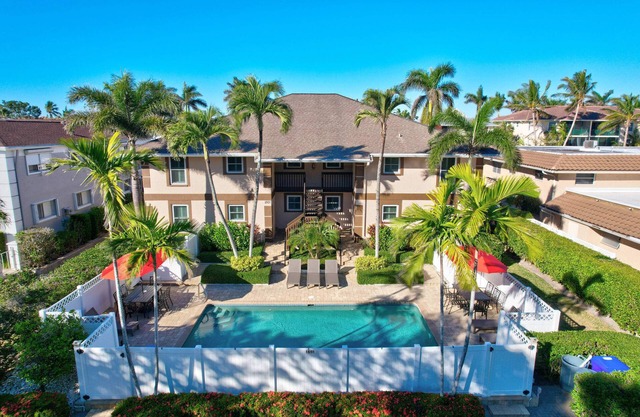 A-2 - Waterfront Condo Near Naples Bay & Beaches